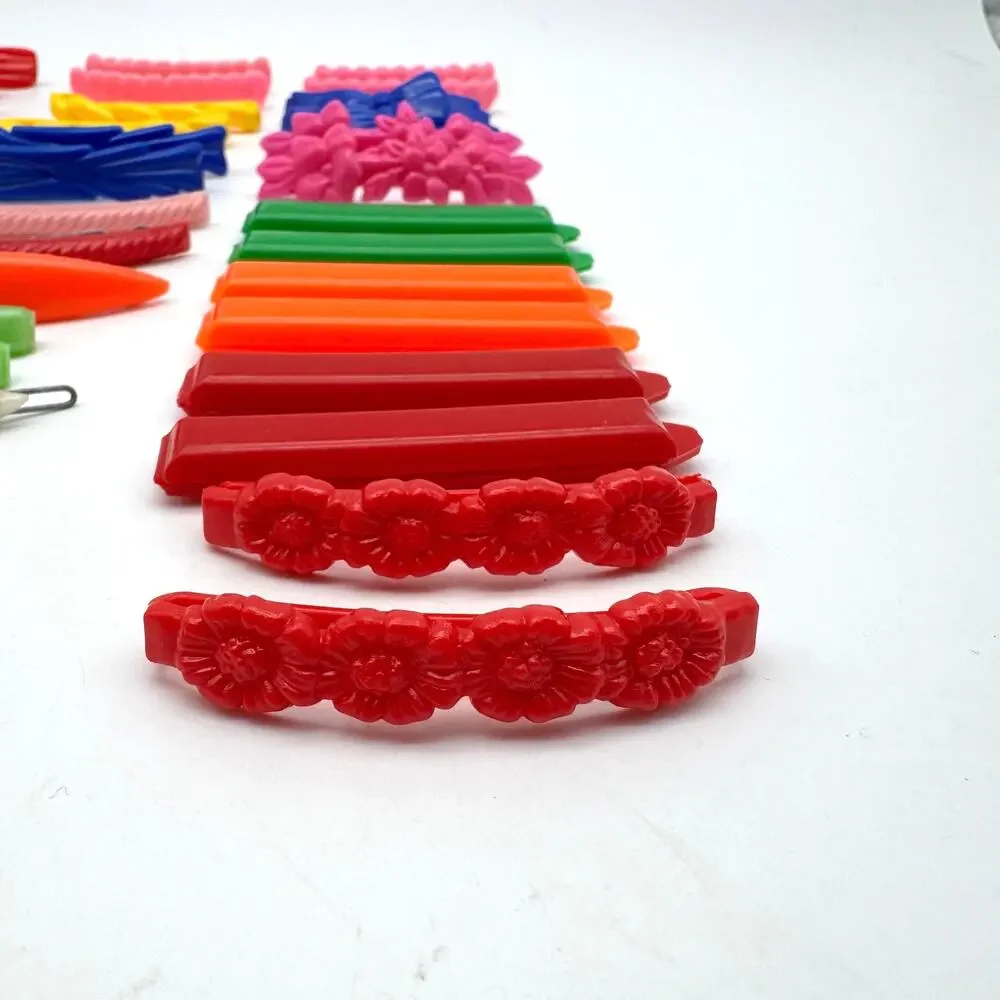 Vintage Hair Barrettes Lot Plastic Bows Flowers Clips Hair Dresser Some Modern